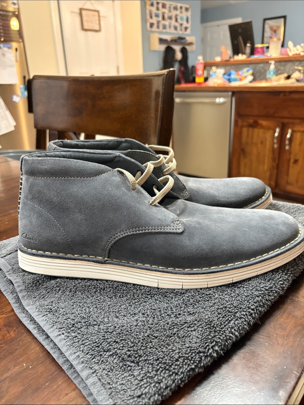 Clarks Men's Dark Gray Suede Chukka Boots (BARELY WORN)